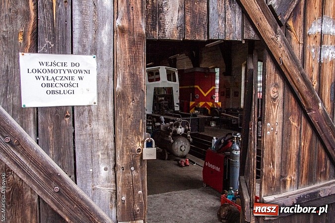 Zdjęcie w galerii na portalu naszraciborz.pl: Kierunek Gliwice czy Racibórz? Burmistrz Kuźni załatwia szyny i zastanawia się, gdzie je położyć z pomocą więźniów wiadomości z regionu