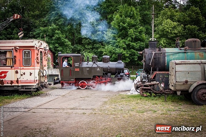 Zdjęcie w galerii na portalu naszraciborz.pl: Kierunek Gliwice czy Racibórz? Burmistrz Kuźni załatwia szyny i zastanawia się, gdzie je położyć z pomocą więźniów wiadomości z regionu