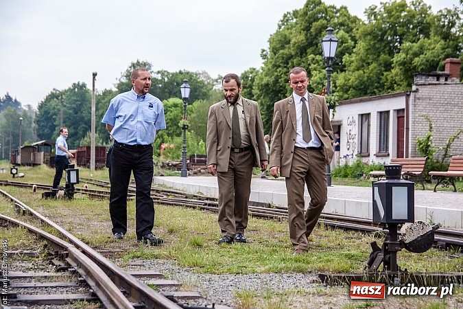 Zdjęcie w galerii na portalu naszraciborz.pl: Kierunek Gliwice czy Racibórz? Burmistrz Kuźni załatwia szyny i zastanawia się, gdzie je położyć z pomocą więźniów wiadomości z regionu