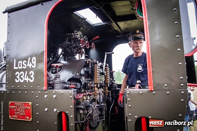 Zdjęcie w galerii na portalu naszraciborz.pl: Kierunek Gliwice czy Racibórz? Burmistrz Kuźni załatwia szyny i zastanawia się, gdzie je położyć z pomocą więźniów wiadomości z regionu