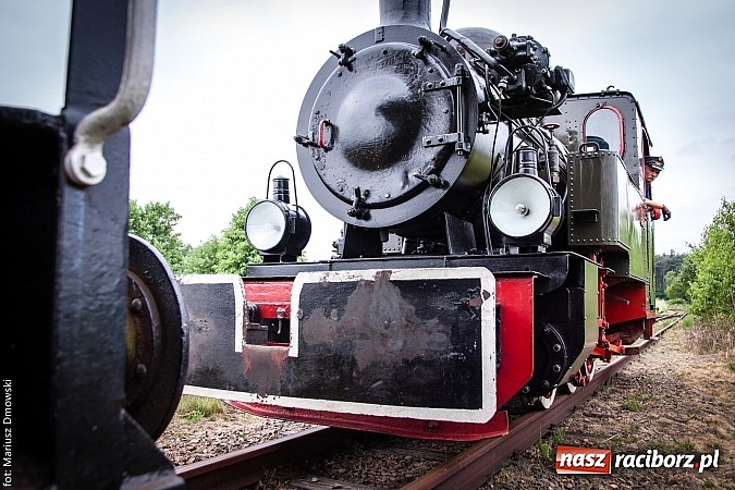 Zdjęcie w galerii na portalu naszraciborz.pl: Kierunek Gliwice czy Racibórz? Burmistrz Kuźni załatwia szyny i zastanawia się, gdzie je położyć z pomocą więźniów wiadomości z regionu