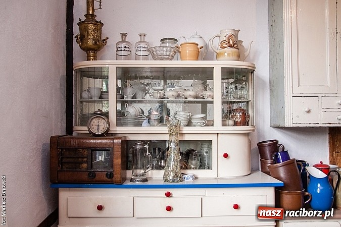 Zdjęcie w galerii na portalu naszraciborz.pl: Kierunek Gliwice czy Racibórz? Burmistrz Kuźni załatwia szyny i zastanawia się, gdzie je położyć z pomocą więźniów wiadomości z regionu