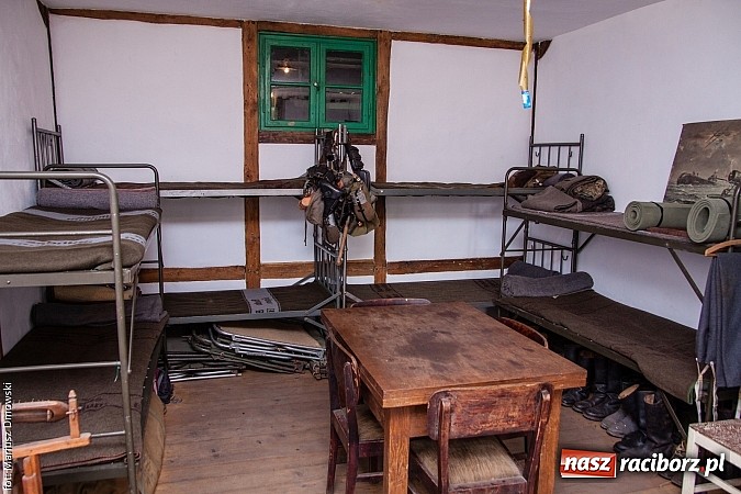 Zdjęcie w galerii na portalu naszraciborz.pl: Kierunek Gliwice czy Racibórz? Burmistrz Kuźni załatwia szyny i zastanawia się, gdzie je położyć z pomocą więźniów wiadomości z regionu