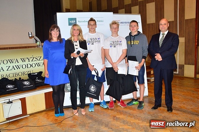 Zdjęcie w galerii na portalu naszraciborz.pl: Gra uliczna na terenie Raciborza wiadomości z regionu