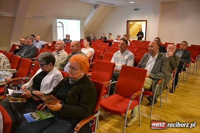 Zdjęcie w galerii na portalu naszraciborz.pl: Rody szlacheckie ziemi raciborskiej - wykład Pawła Newerli na zamku wiadomości z regionu