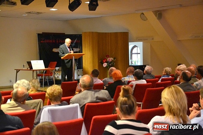 Zdjęcie w galerii na portalu naszraciborz.pl: Rody szlacheckie ziemi raciborskiej - wykład Pawła Newerli na zamku wiadomości z regionu
