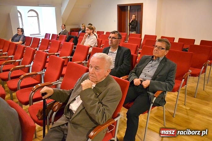 Zdjęcie w galerii na portalu naszraciborz.pl: Rody szlacheckie ziemi raciborskiej - wykład Pawła Newerli na zamku wiadomości z regionu