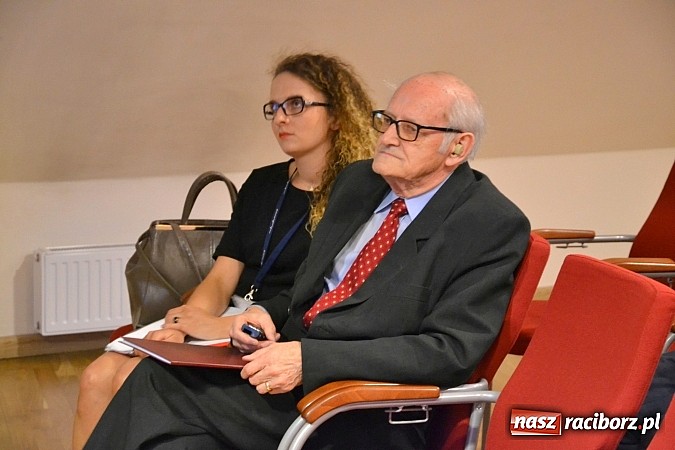 Zdjęcie w galerii na portalu naszraciborz.pl: Rody szlacheckie ziemi raciborskiej - wykład Pawła Newerli na zamku wiadomości z regionu