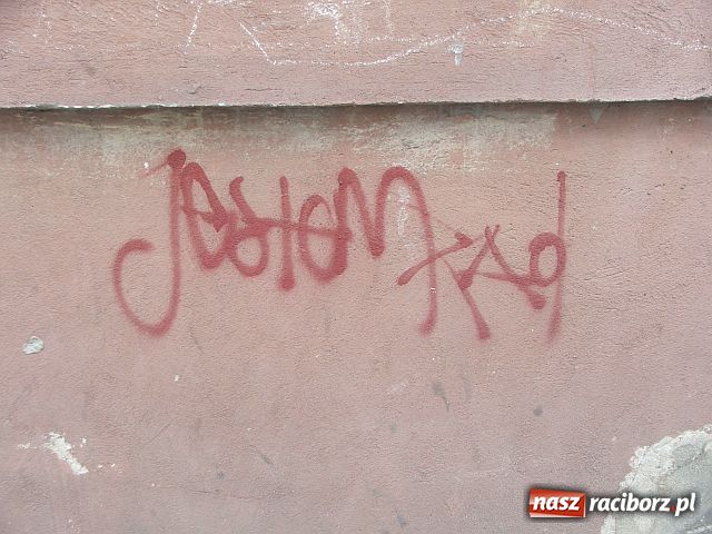 Zdjęcie w galerii na portalu naszraciborz.pl: To nie graffiti tylko ŁOBUZERKA wiadomości z regionu