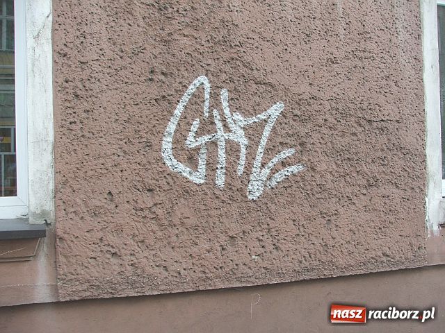 Zdjęcie w galerii na portalu naszraciborz.pl: To nie graffiti tylko ŁOBUZERKA wiadomości z regionu