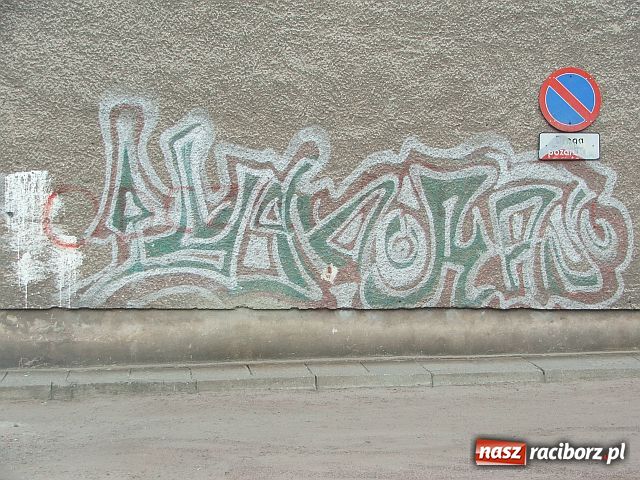 Zdjęcie w galerii na portalu naszraciborz.pl: To nie graffiti tylko ŁOBUZERKA wiadomości z regionu