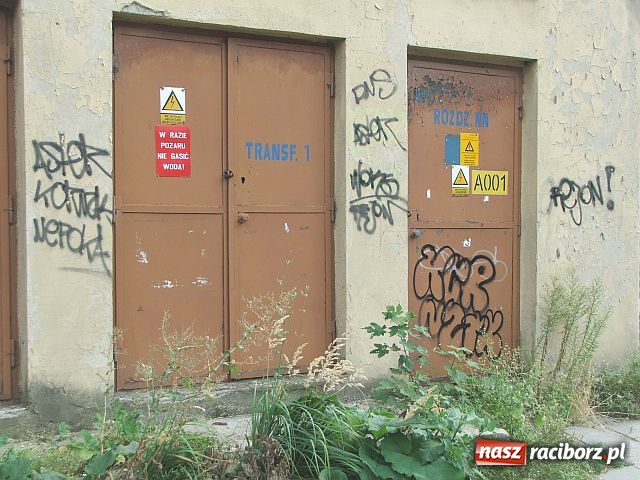 Zdjęcie w galerii na portalu naszraciborz.pl: To nie graffiti tylko ŁOBUZERKA wiadomości z regionu