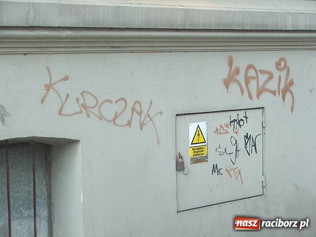 Zdjęcie w galerii na portalu naszraciborz.pl: To nie graffiti tylko ŁOBUZERKA wiadomości z regionu