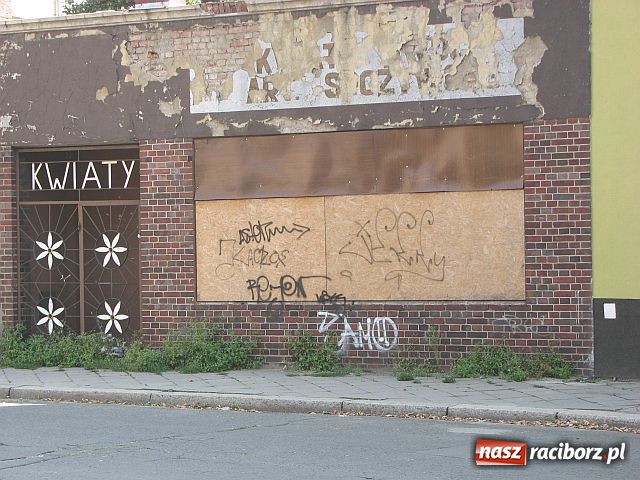 Zdjęcie w galerii na portalu naszraciborz.pl: To nie graffiti tylko ŁOBUZERKA wiadomości z regionu