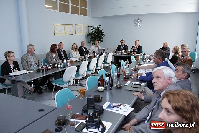 Zdjęcie w galerii na portalu naszraciborz.pl: Pierwsze robocze spotkanie Konsultacyjnej Rady Gospodarczej wiadomości z regionu