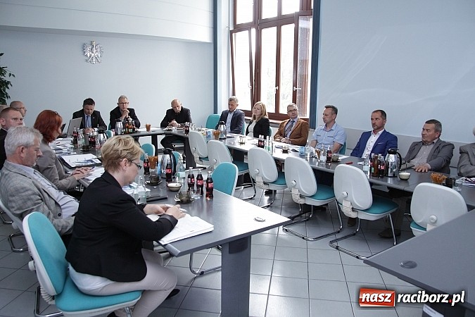 Zdjęcie w galerii na portalu naszraciborz.pl: Pierwsze robocze spotkanie Konsultacyjnej Rady Gospodarczej wiadomości z regionu
