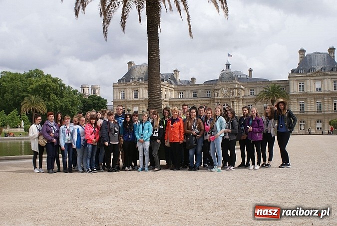 Zdjęcie w galerii na portalu naszraciborz.pl: Młodzież ZSZ zwiedziła Paryż wiadomości z regionu