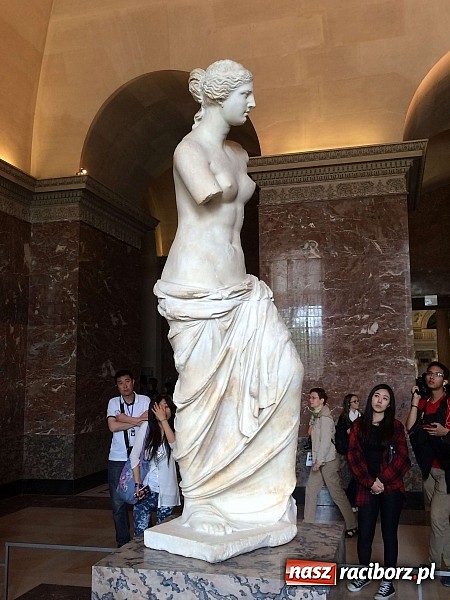 Zdjęcie w galerii na portalu naszraciborz.pl: Młodzież ZSZ zwiedziła Paryż wiadomości z regionu