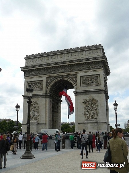 Zdjęcie w galerii na portalu naszraciborz.pl: Młodzież ZSZ zwiedziła Paryż wiadomości z regionu