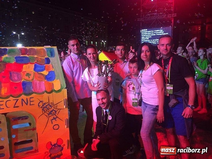 Zdjęcie w galerii na portalu naszraciborz.pl: Wychowankowie raciborskiego poprawczaka gośćmi Anny Dymnej wiadomości z regionu