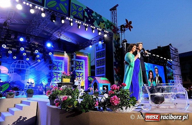 Zdjęcie w galerii na portalu naszraciborz.pl: Wychowankowie raciborskiego poprawczaka gośćmi Anny Dymnej wiadomości z regionu