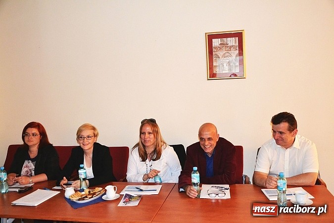 Zdjęcie w galerii na portalu naszraciborz.pl: Przesłuchania konkursowe rozpoczęły IV Festiwal Piosenki Europejskiej – Racibórz 2015  wiadomości z regionu