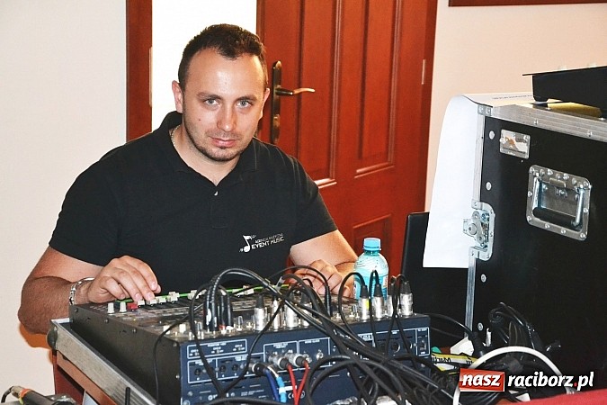 Zdjęcie w galerii na portalu naszraciborz.pl: Przesłuchania konkursowe rozpoczęły IV Festiwal Piosenki Europejskiej – Racibórz 2015  wiadomości z regionu