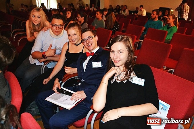 Zdjęcie w galerii na portalu naszraciborz.pl: Przesłuchania konkursowe rozpoczęły IV Festiwal Piosenki Europejskiej – Racibórz 2015  wiadomości z regionu