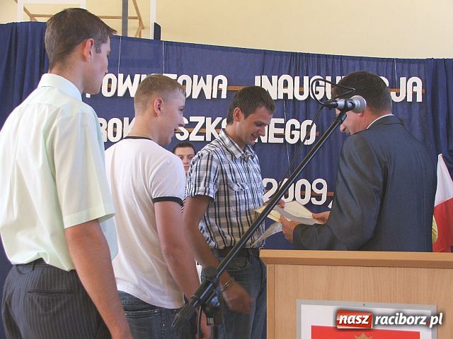 Zdjęcie w galerii na portalu naszraciborz.pl: W Mickiewiczu polały się łzy wiadomości z regionu