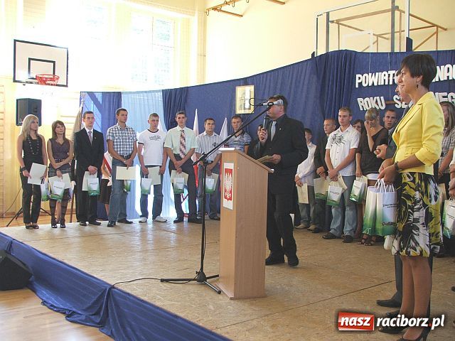 Zdjęcie w galerii na portalu naszraciborz.pl: W Mickiewiczu polały się łzy wiadomości z regionu