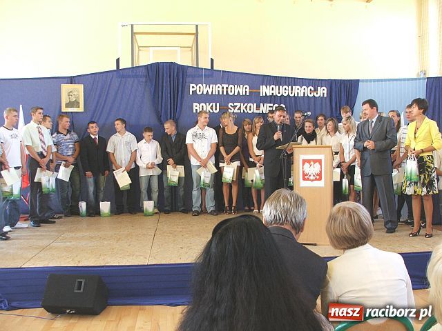 Zdjęcie w galerii na portalu naszraciborz.pl: W Mickiewiczu polały się łzy wiadomości z regionu