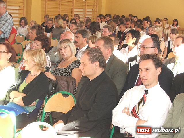 Zdjęcie w galerii na portalu naszraciborz.pl: W Mickiewiczu polały się łzy wiadomości z regionu