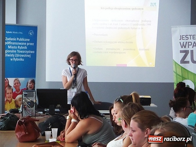 Zdjęcie w galerii na portalu naszraciborz.pl: Bezpieczne wakacje – bezpieczna praca – uczniowie wysłuchali prelekcji w rybnickim ZUS-ie  wiadomości z regionu