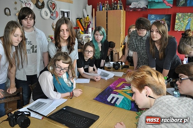 Zdjęcie w galerii na portalu naszraciborz.pl: Robert Słoma poprowadził warsztaty fotograficzne w MDK  wiadomości z regionu