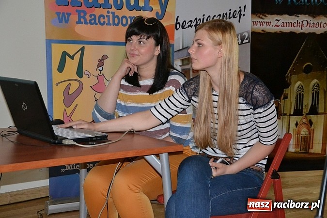 Zdjęcie w galerii na portalu naszraciborz.pl: Festiwalowe Jam Session oraz Międzynarodowe Warsztaty, czyli IV Festiwal Piosenki Europejskiej – Racibórz 2015 wiadomości z regionu