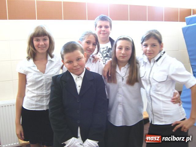 Zdjęcie w galerii na portalu naszraciborz.pl: Powitanie szkoły z Zuzaną Szreder  wiadomości z regionu