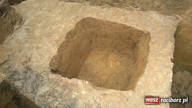 Zdjęcie w galerii na portalu naszraciborz.pl: Archeolodzy znajdują kolejne pochówki przy kościele św. Jakuba wiadomości z regionu