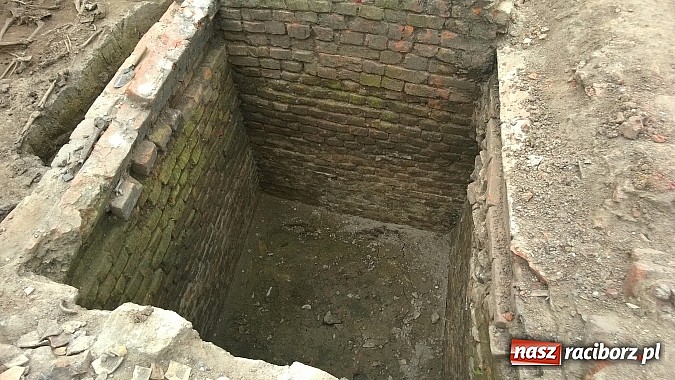 Zdjęcie w galerii na portalu naszraciborz.pl: Archeolodzy znajdują kolejne pochówki przy kościele św. Jakuba wiadomości z regionu