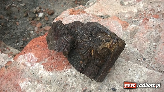 Zdjęcie w galerii na portalu naszraciborz.pl: Archeolodzy znajdują kolejne pochówki przy kościele św. Jakuba wiadomości z regionu