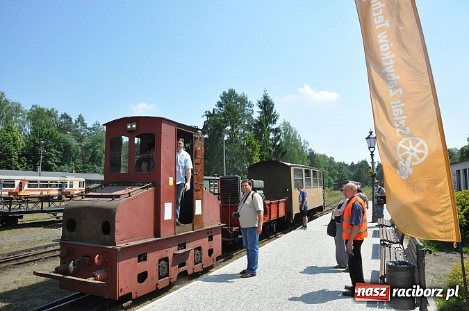 Zdjęcie w galerii na portalu naszraciborz.pl: Industriada 2015 na stacji w Rudach - upał nie przegonił turystów  wiadomości z regionu