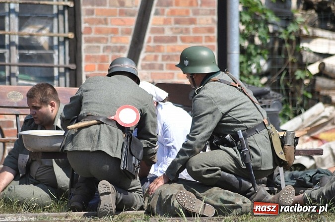 Zdjęcie w galerii na portalu naszraciborz.pl: Industriada 2015 na stacji w Rudach - upał nie przegonił turystów  wiadomości z regionu