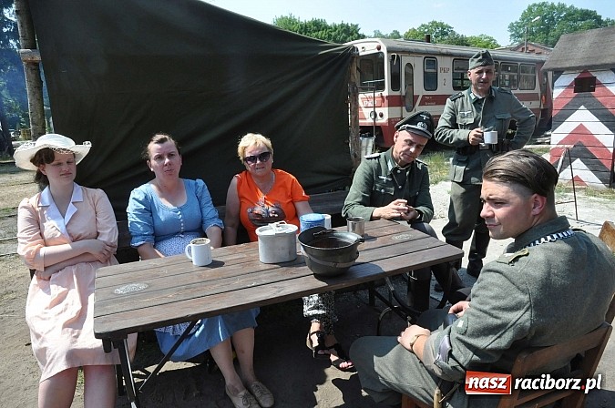 Zdjęcie w galerii na portalu naszraciborz.pl: Bombardowanie stacji kolejowej Gross Rauden  wiadomości z regionu