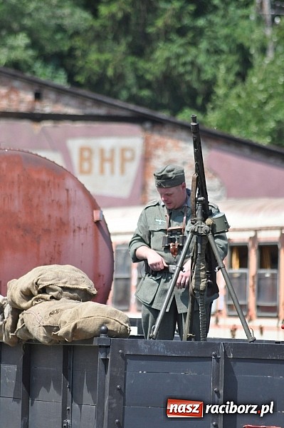 Zdjęcie w galerii na portalu naszraciborz.pl: Bombardowanie stacji kolejowej Gross Rauden  wiadomości z regionu