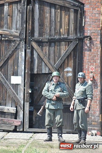 Zdjęcie w galerii na portalu naszraciborz.pl: Bombardowanie stacji kolejowej Gross Rauden  wiadomości z regionu