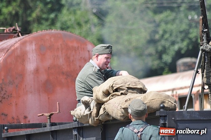 Zdjęcie w galerii na portalu naszraciborz.pl: Bombardowanie stacji kolejowej Gross Rauden  wiadomości z regionu