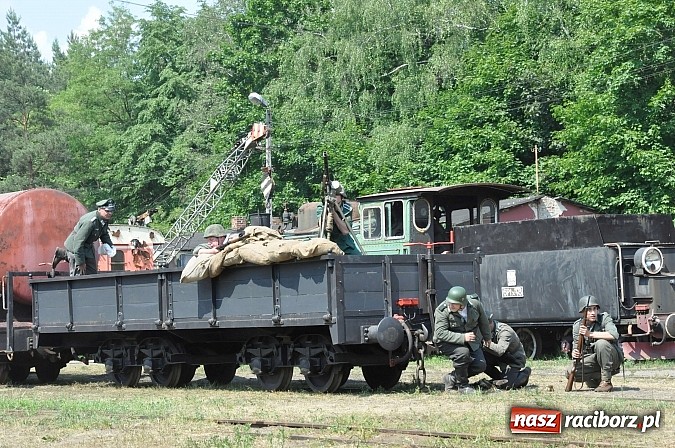 Zdjęcie w galerii na portalu naszraciborz.pl: Bombardowanie stacji kolejowej Gross Rauden  wiadomości z regionu