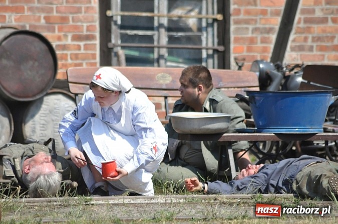 Zdjęcie w galerii na portalu naszraciborz.pl: Bombardowanie stacji kolejowej Gross Rauden  wiadomości z regionu