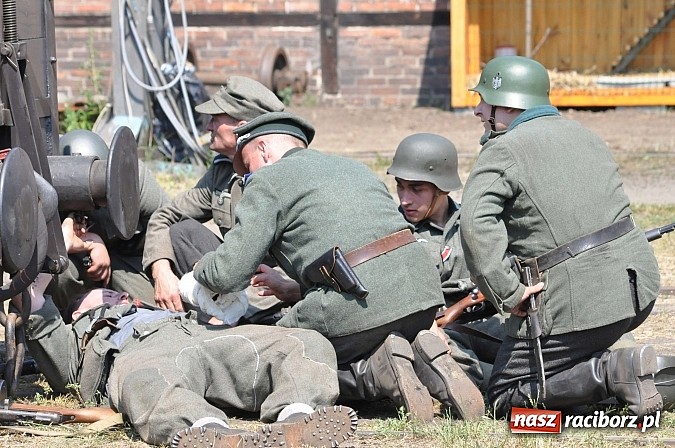 Zdjęcie w galerii na portalu naszraciborz.pl: Bombardowanie stacji kolejowej Gross Rauden  wiadomości z regionu