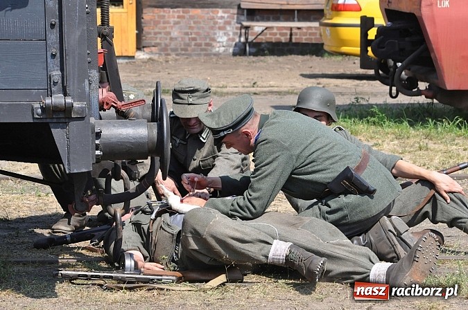 Zdjęcie w galerii na portalu naszraciborz.pl: Bombardowanie stacji kolejowej Gross Rauden  wiadomości z regionu