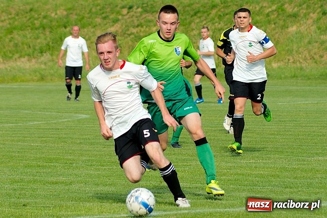 Zdjęcie w galerii na portalu naszraciborz.pl: Dziewięć goli w Bukowie. Gamów żegna się z A klasą! wiadomości z regionu
